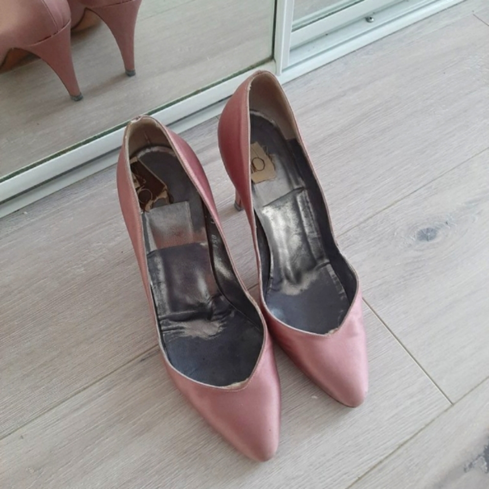 Vintage silk pump